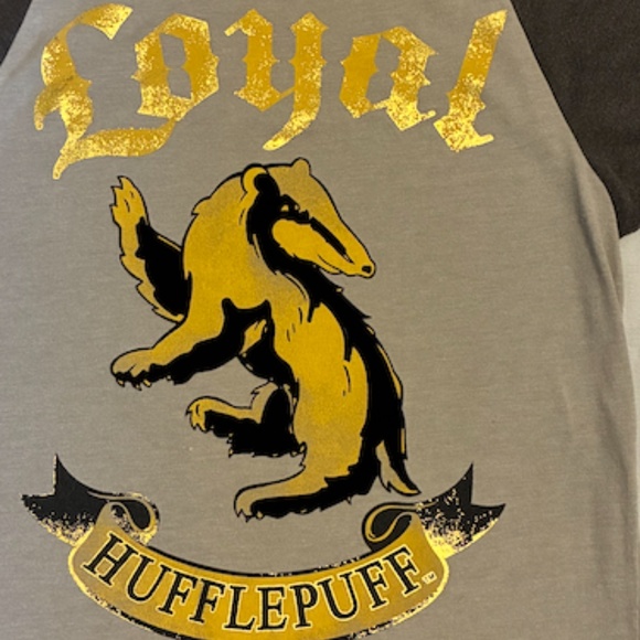 Hufflepuff Shirt - Picture 5 of 5